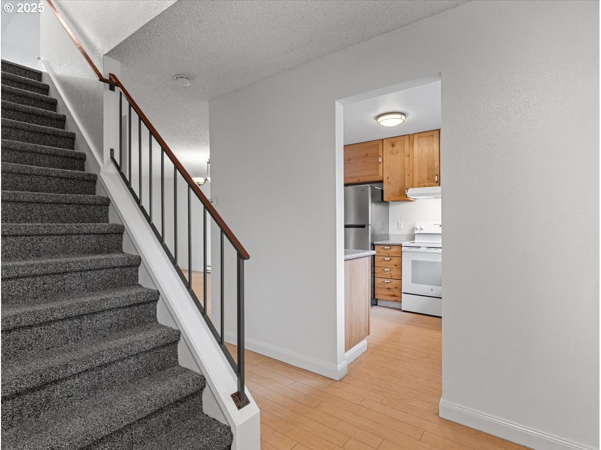 Photo #4: 468037407 Listing 