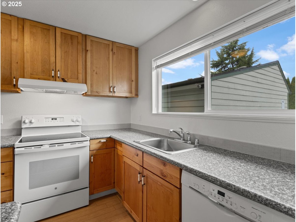 Photo #8: 468037407 Listing: Photo #8