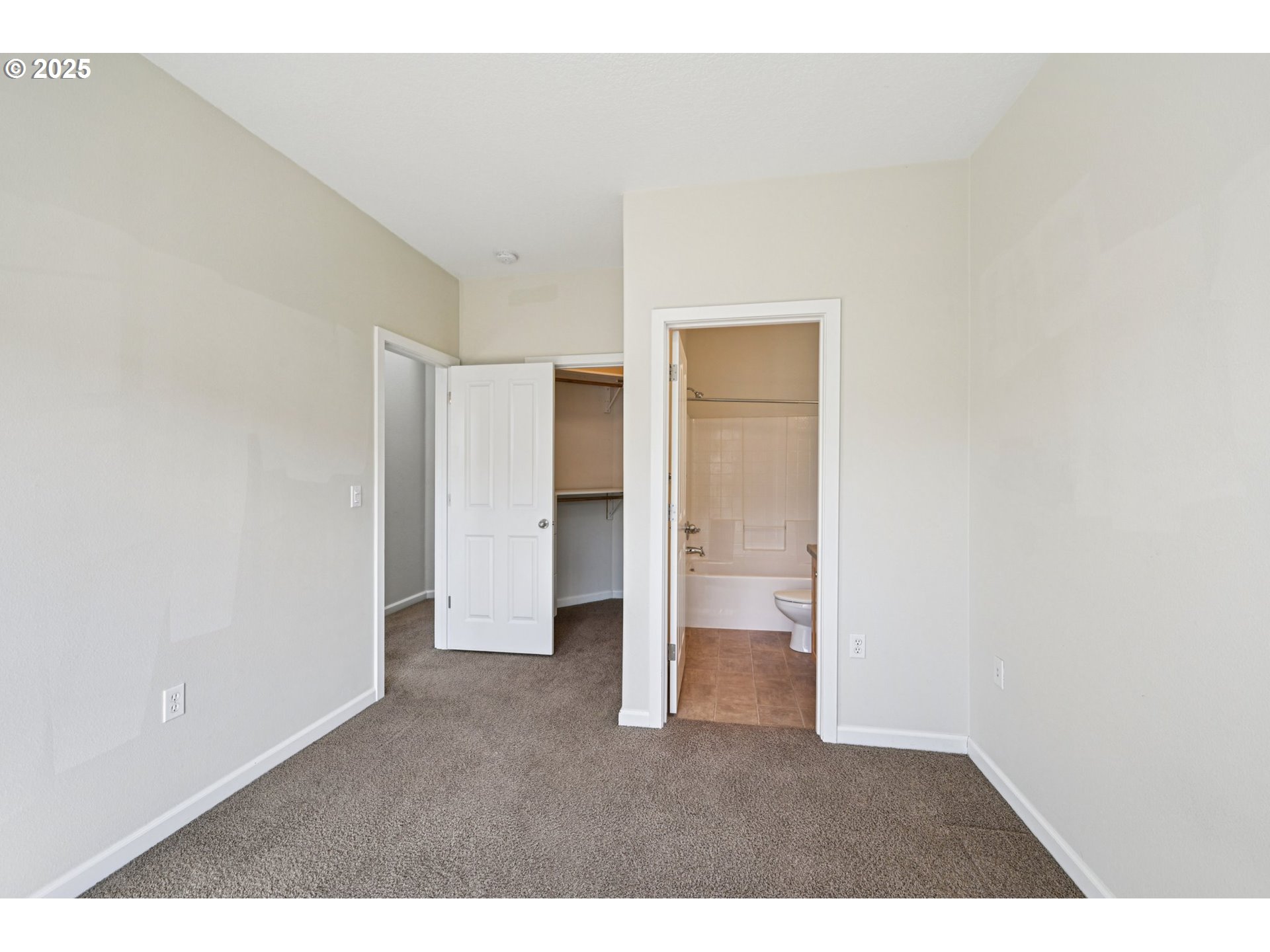 Photo #9: 469608303 Listing: Photo #9