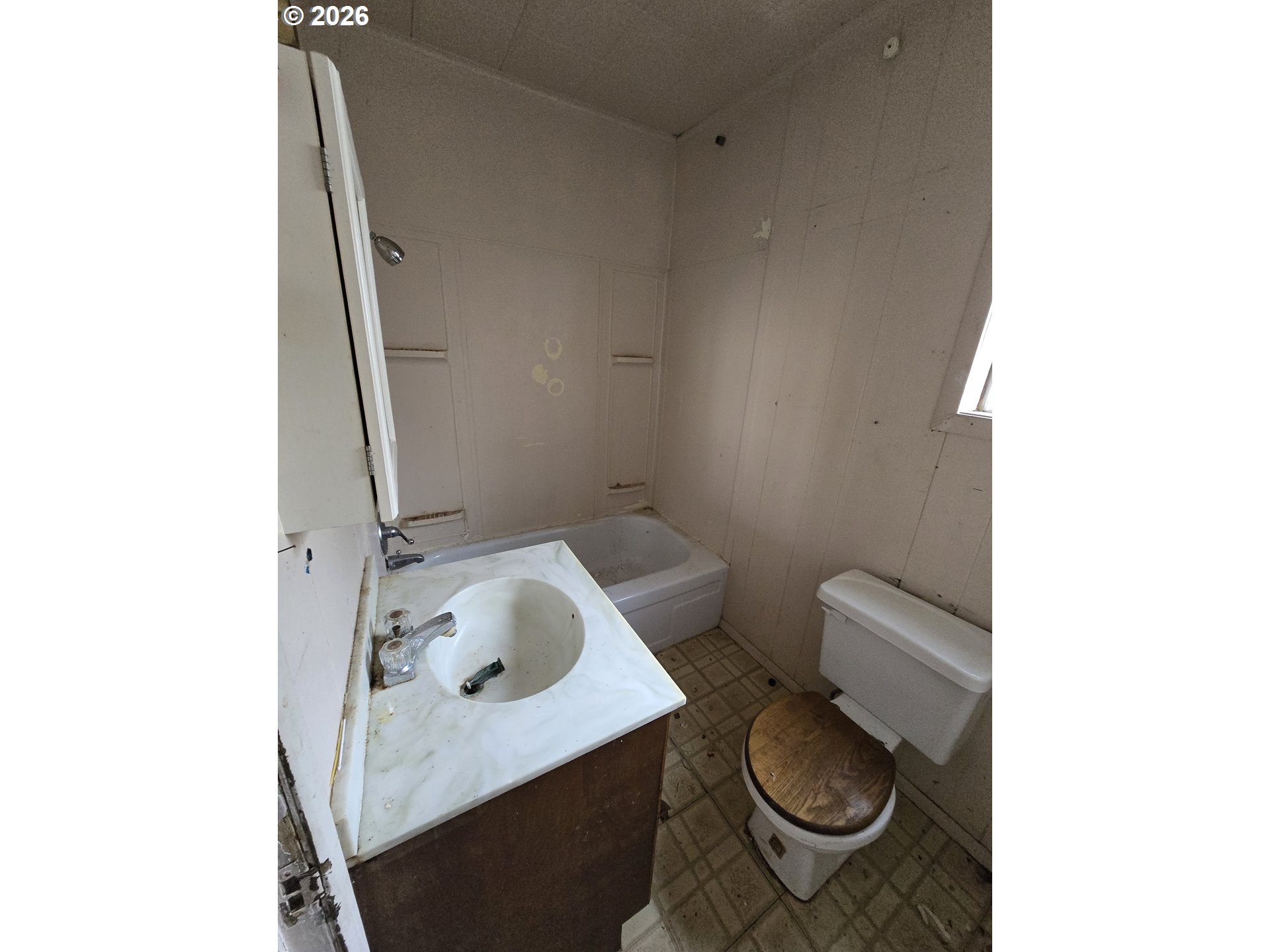423 LONG AVE, Kelso, WA, 98626
