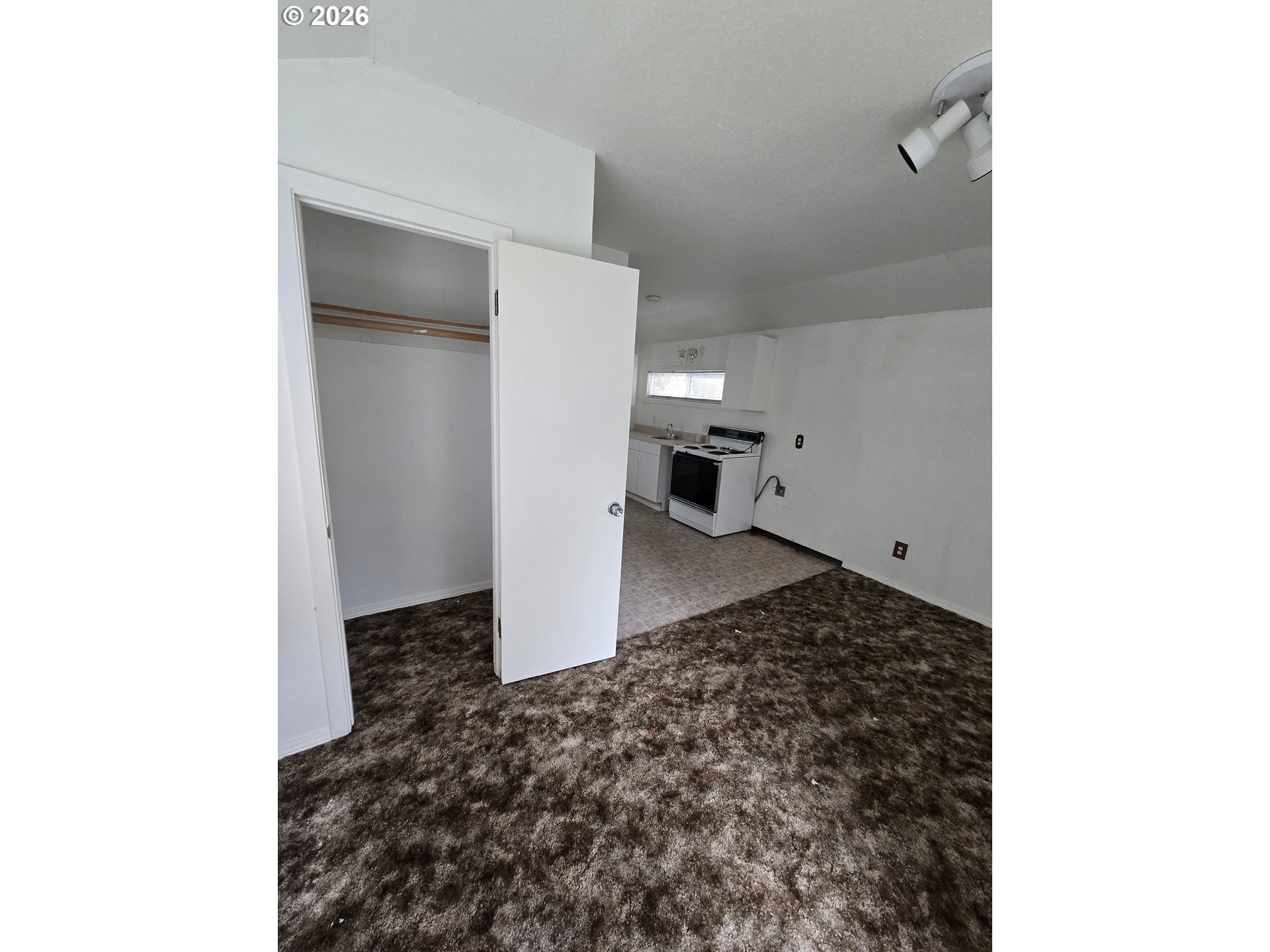 423 LONG AVE, Kelso, WA, 98626