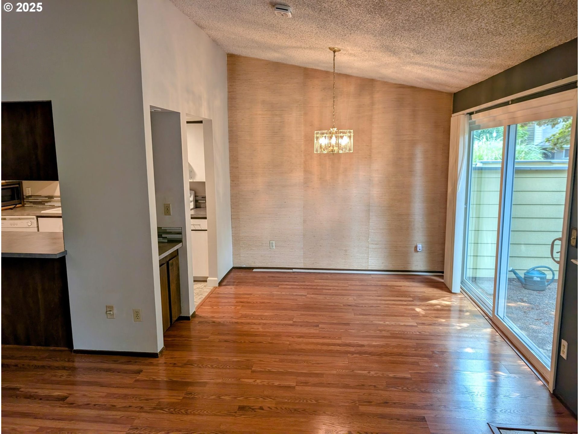 Photo #5: 474763381 Listing 