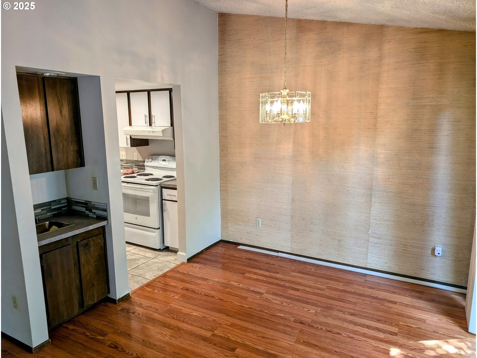 Photo #6: 474763381 Listing 