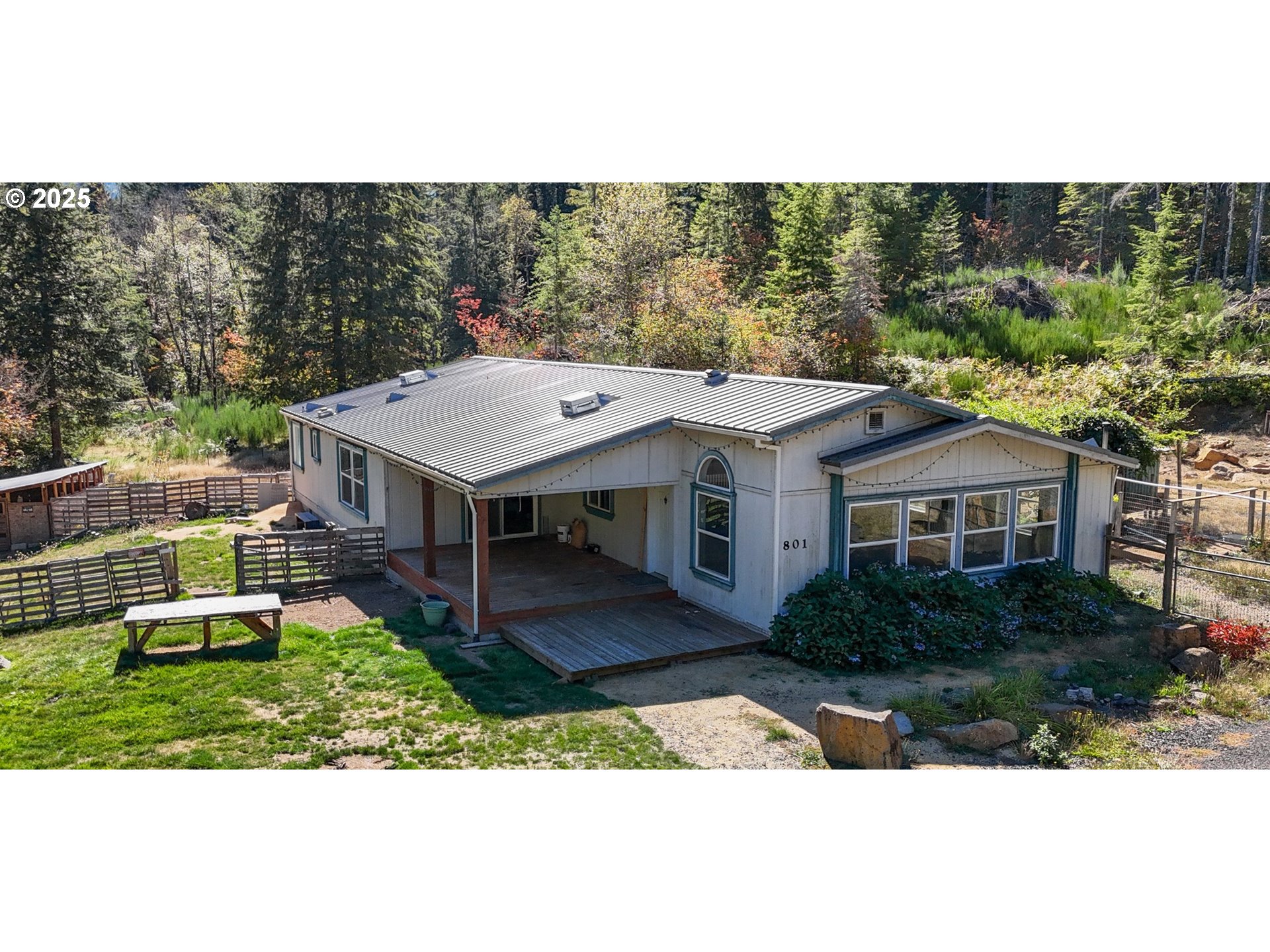 Photo of 801 HEMLOCK RD Carson WA 98610