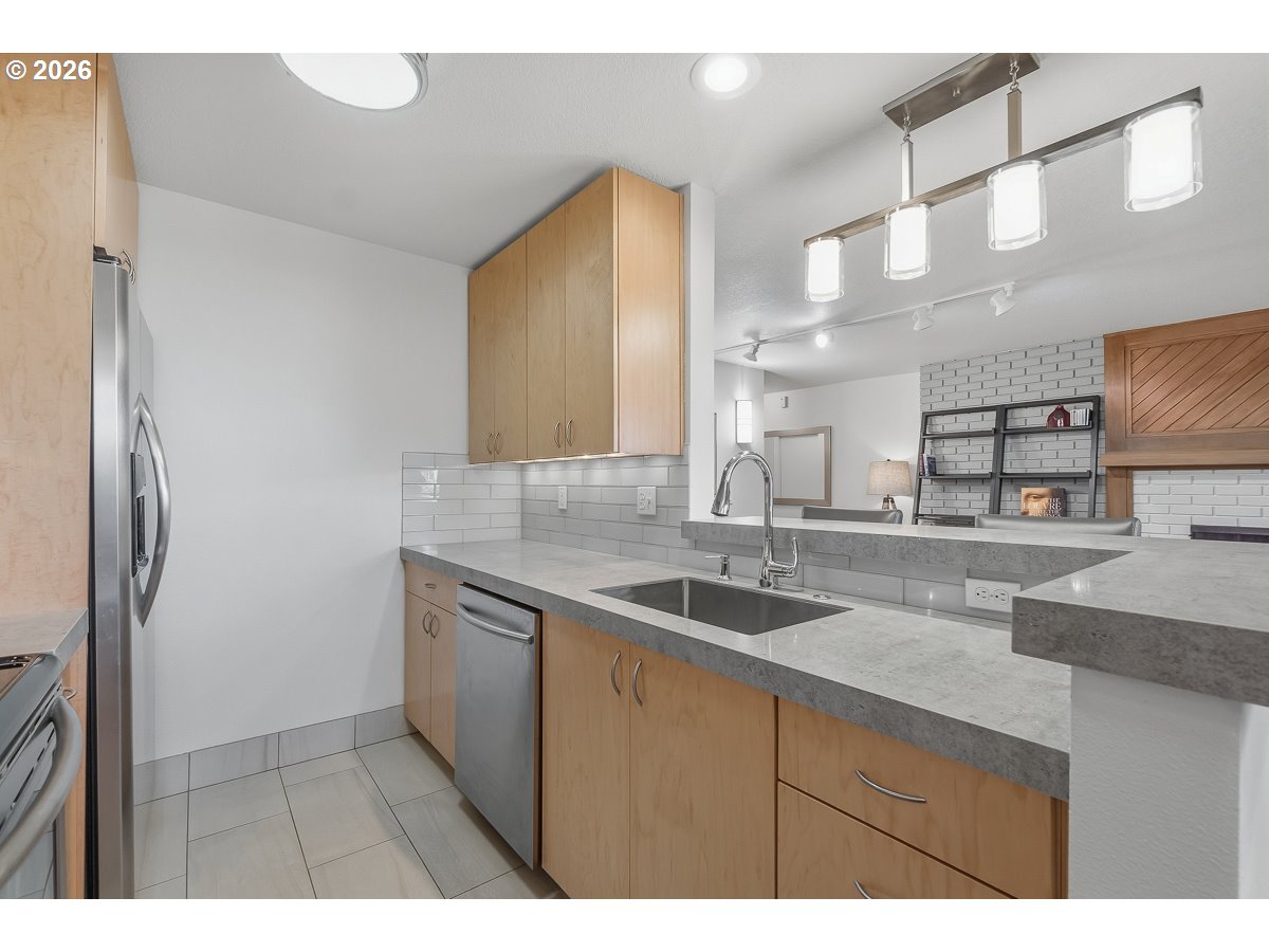 Photo #6: 476492344 Listing: Photo #6