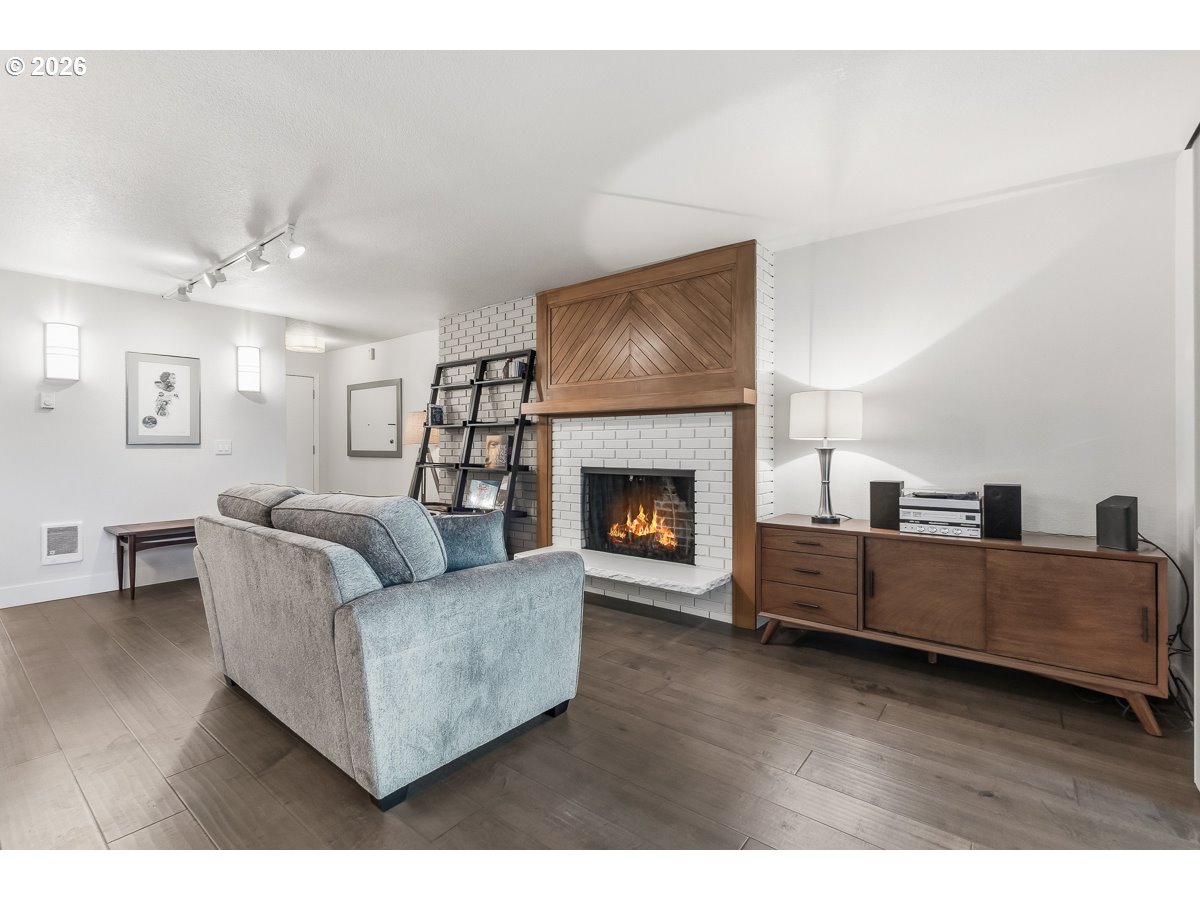 200 BURNHAM RD UNIT 103, Lake Oswego, OR, 97034