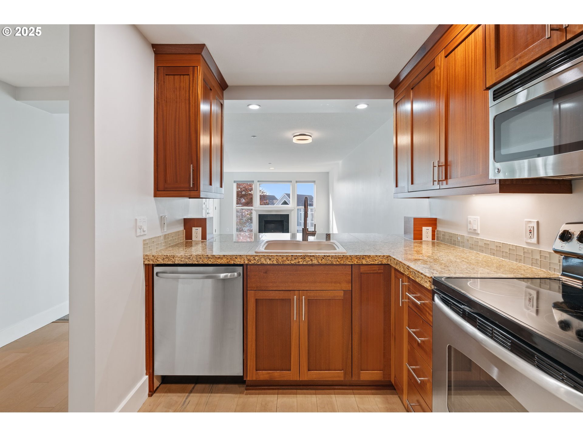 Photo #8: 477770202 Listing: Photo #8