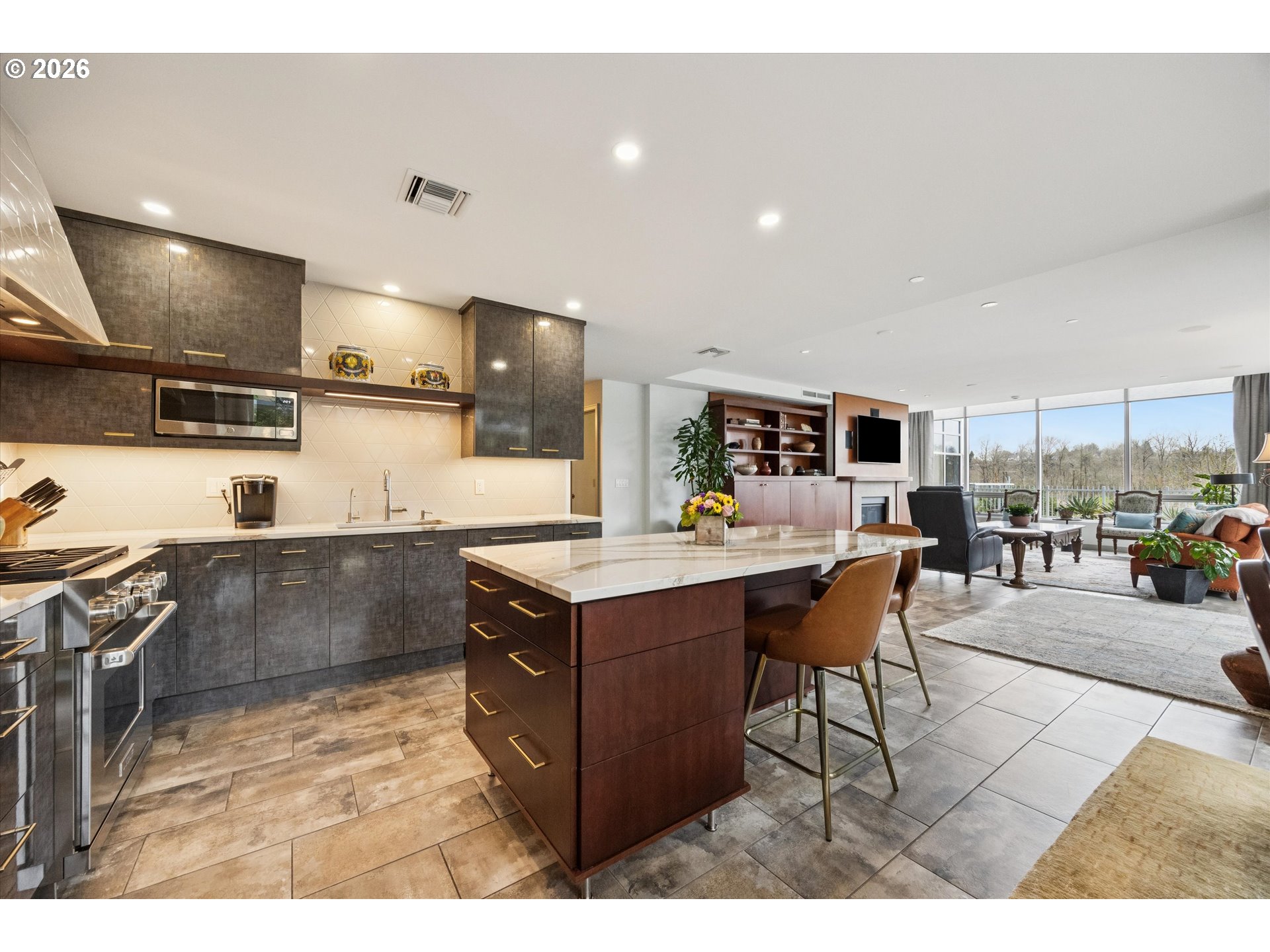 836 S CURRY ST UNIT 102, Portland, OR, 97239