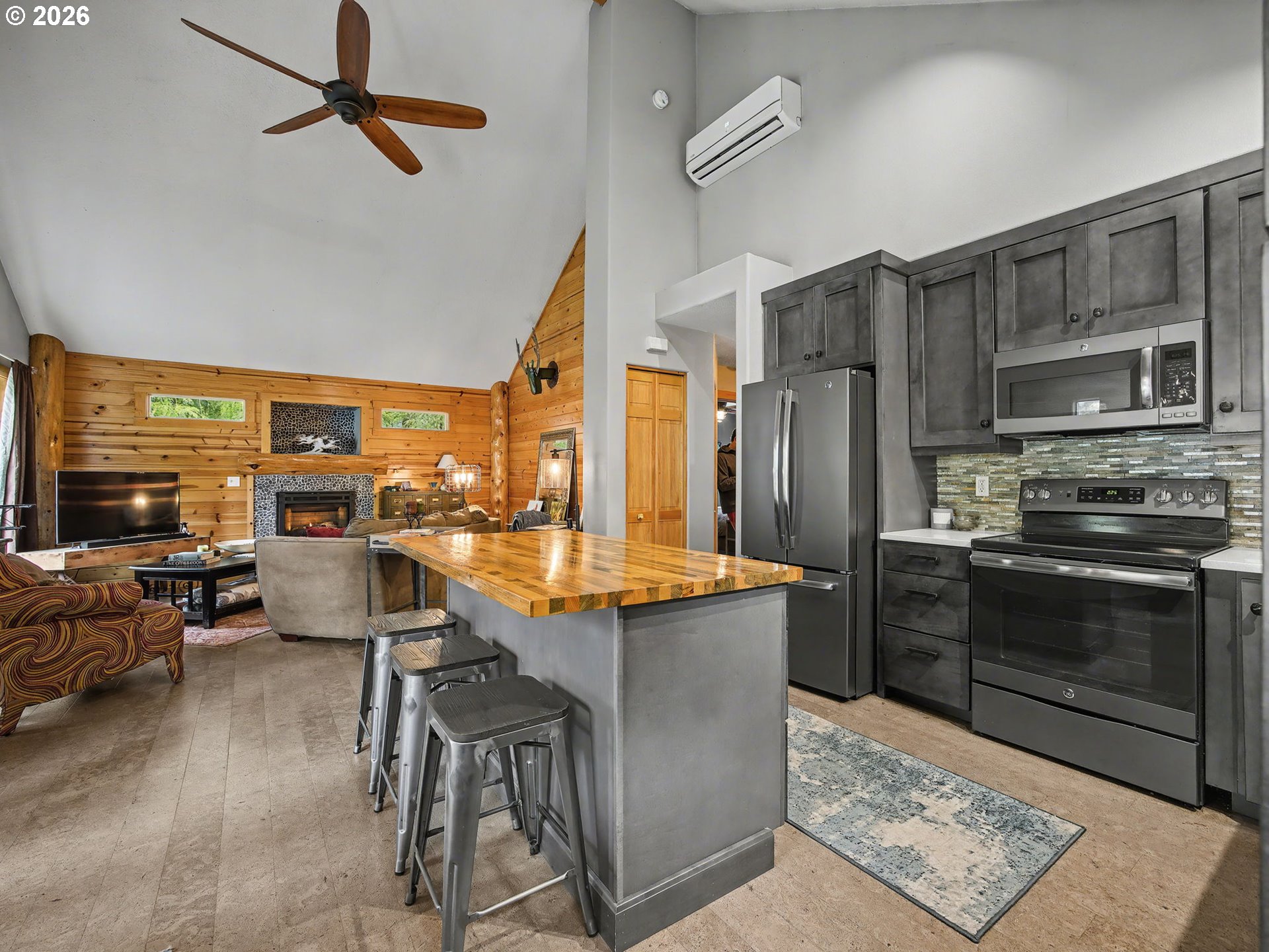 64966 E RIVERSIDE DR, Brightwood, OR, 97011