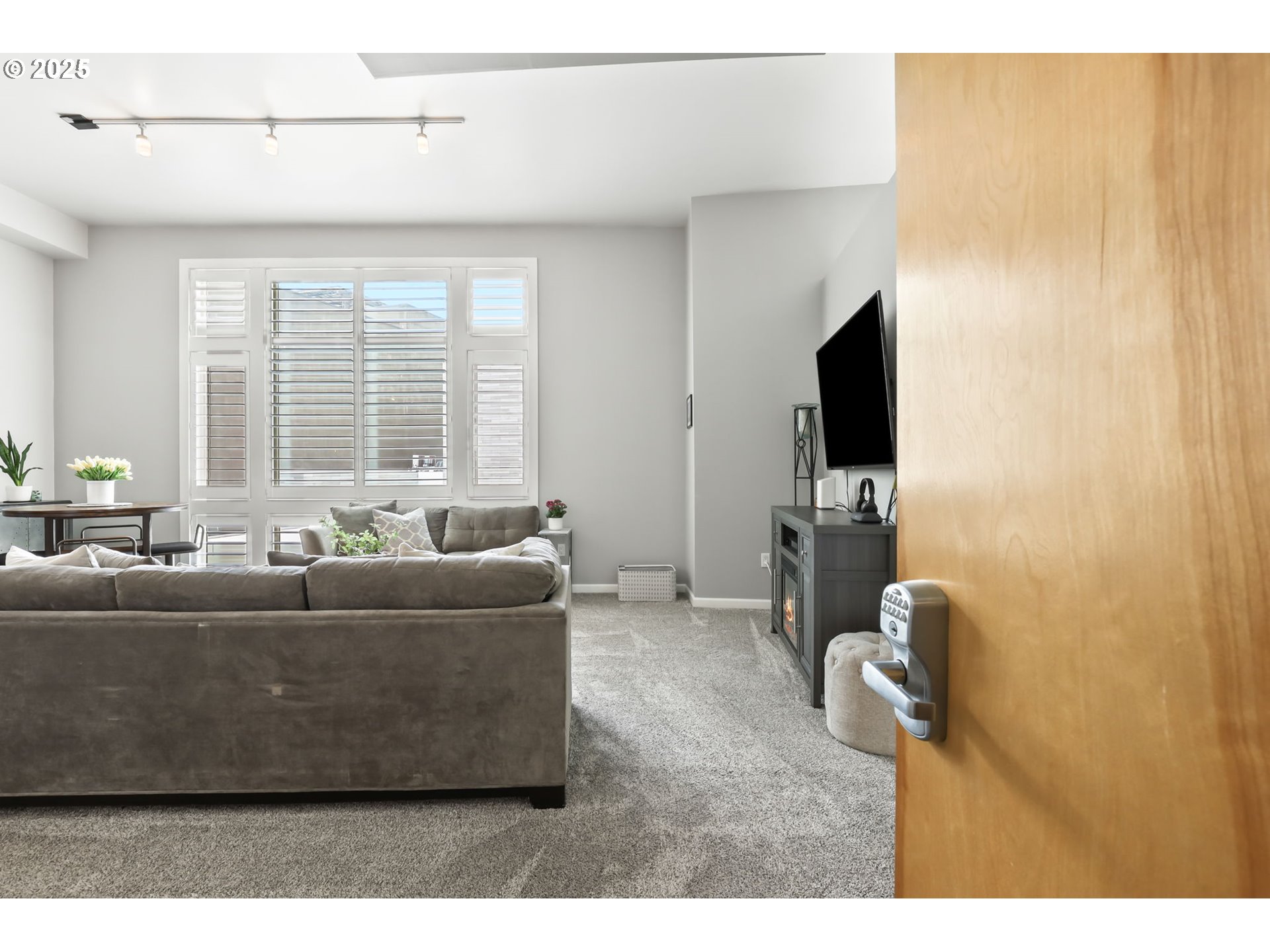 Photo #3: 481785745 Listing 