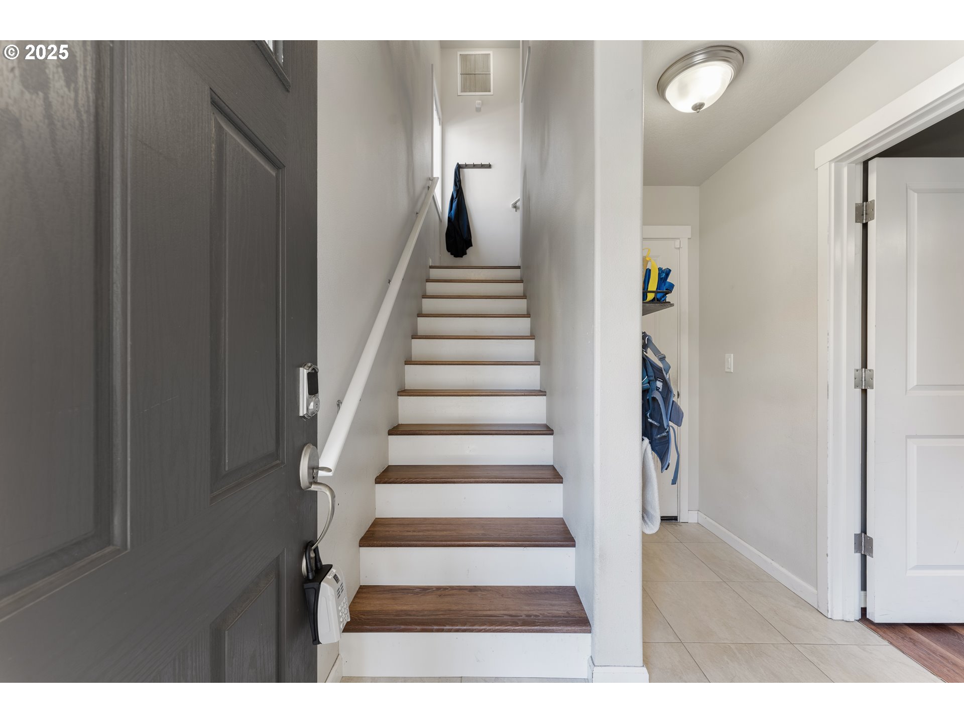 Photo #5: 484876891 Listing 