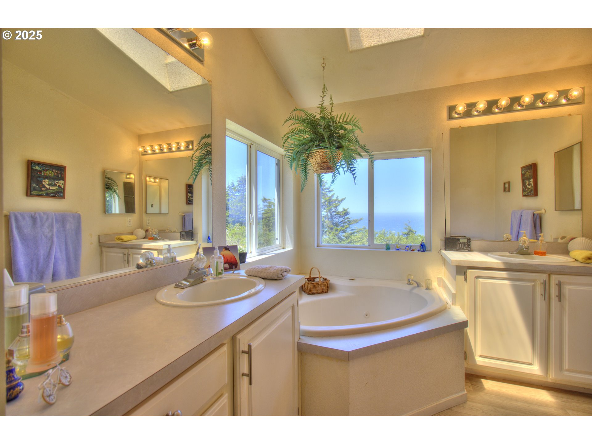 94760 ADAMS RD, Gold Beach, OR, 97444