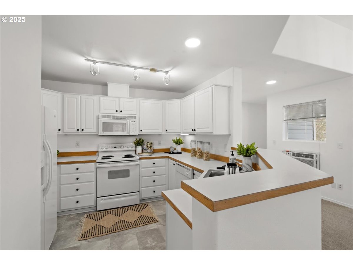 Photo #14: 489743165 Listing: Photo #14