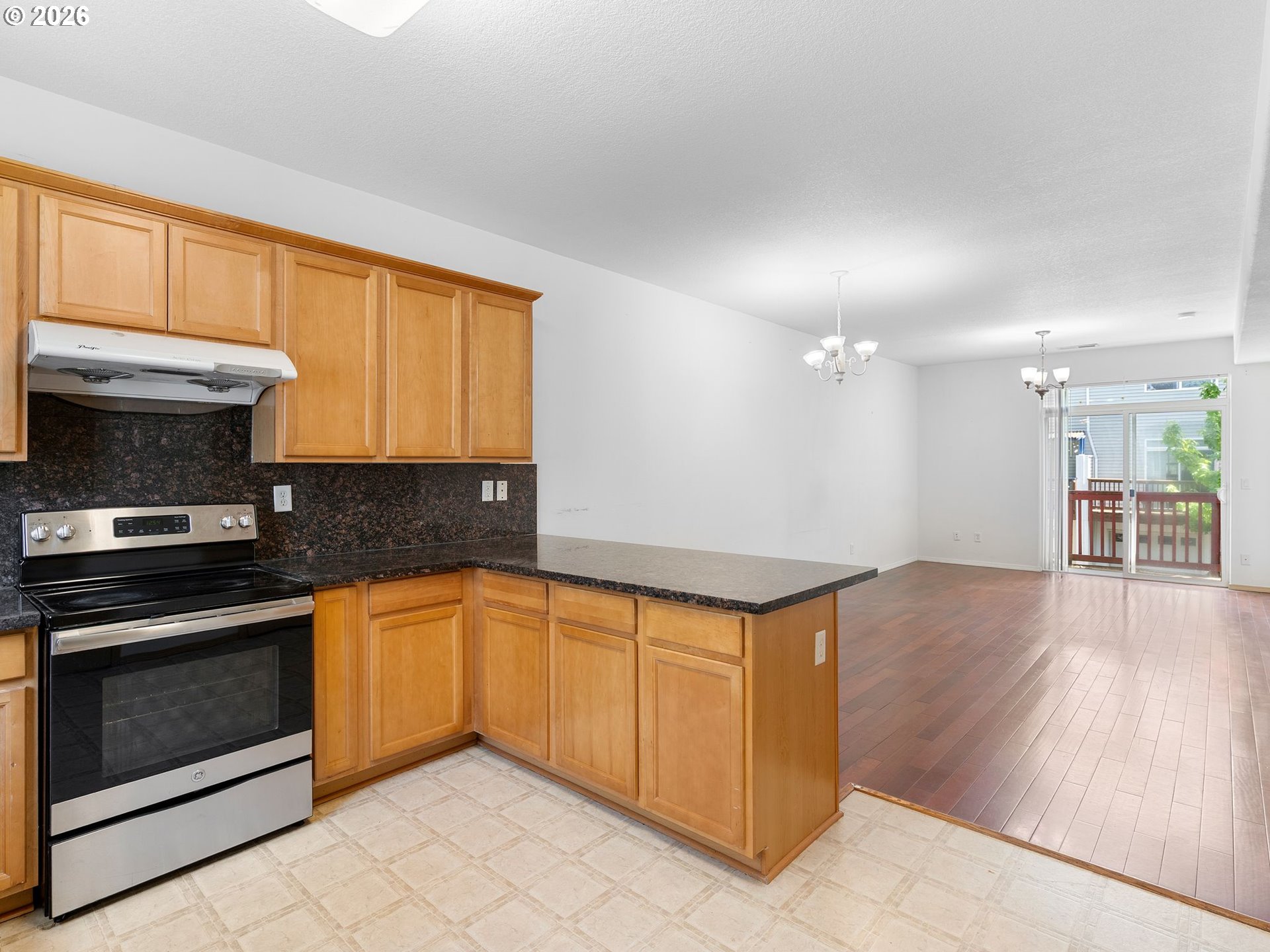 Photo #3: 490735901 Listing: Photo #3