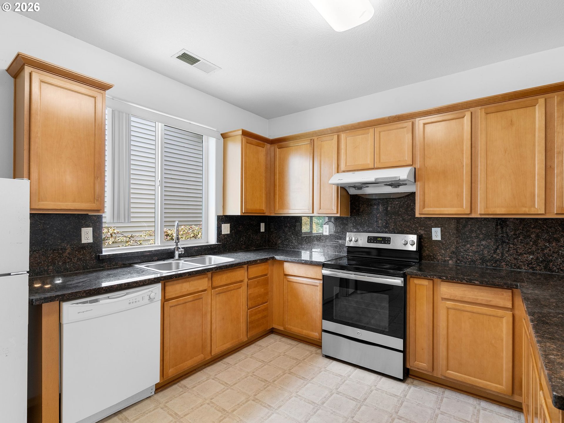 Photo #2: 490735901 Listing: Photo #2