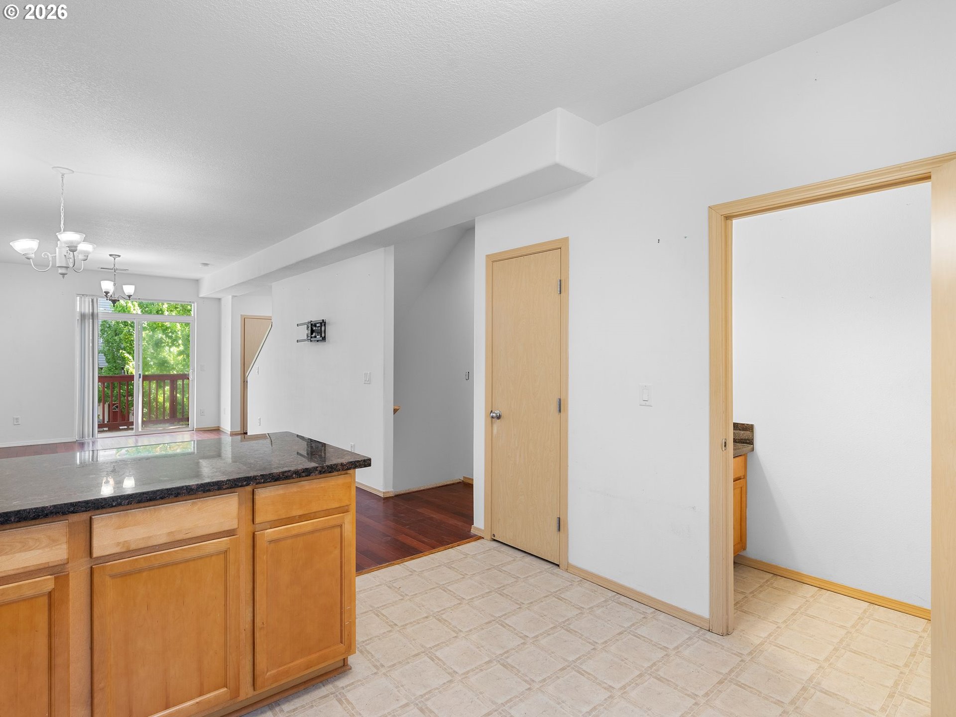 Photo #4: 490735901 Listing: Photo #4