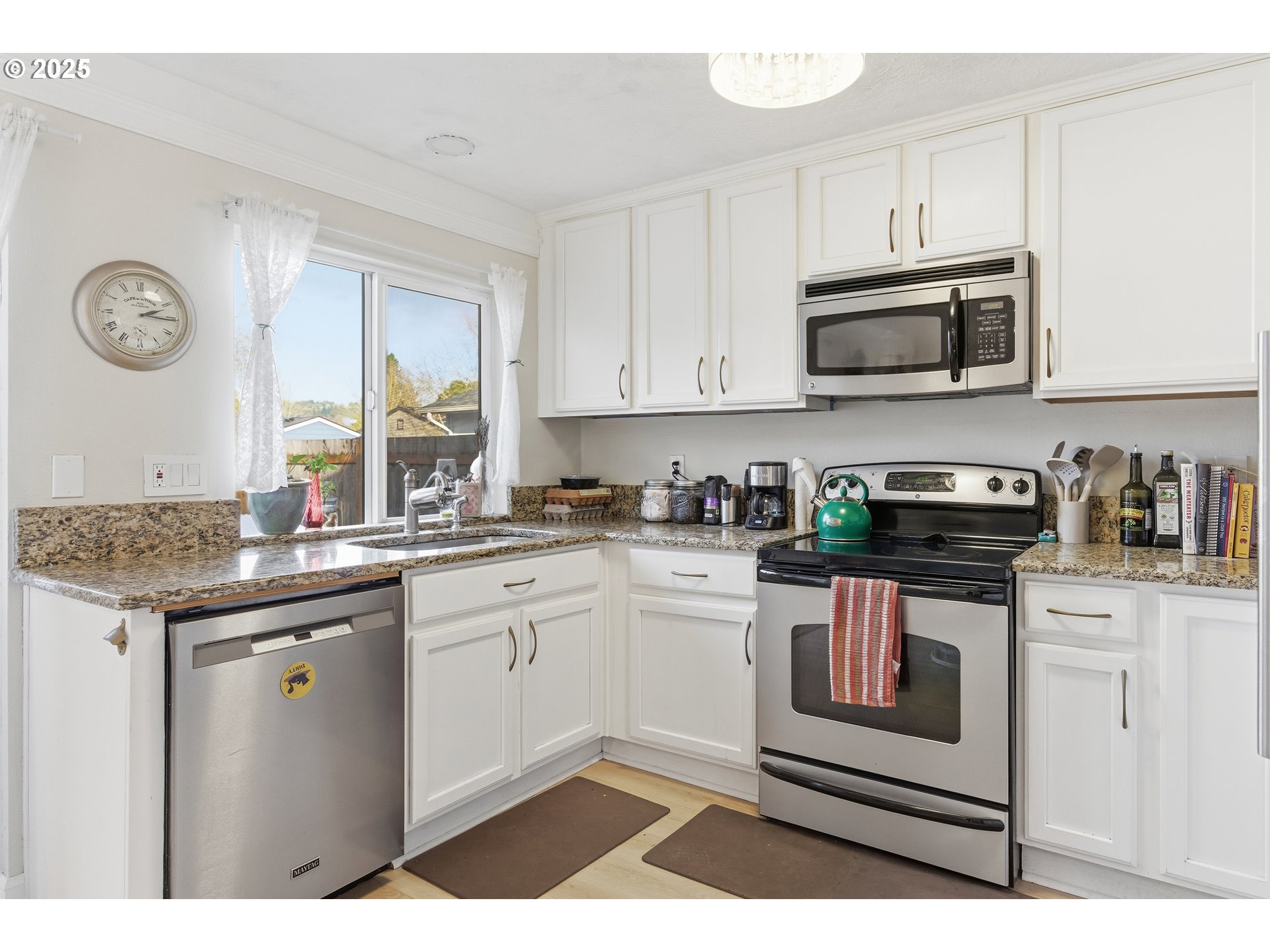 2215 E OAK DR, Newberg, OR, 97132