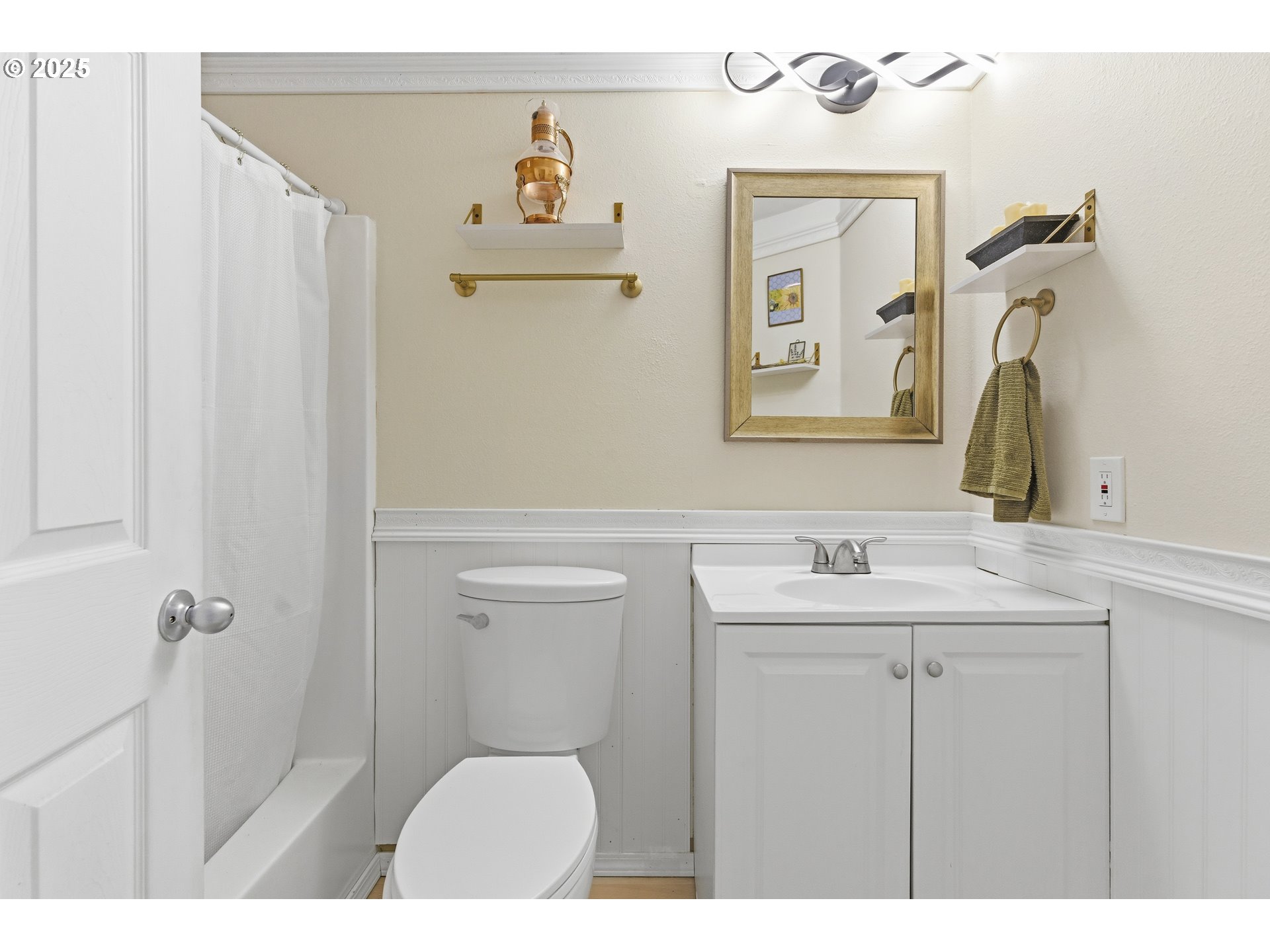 2215 E OAK DR, Newberg, OR, 97132