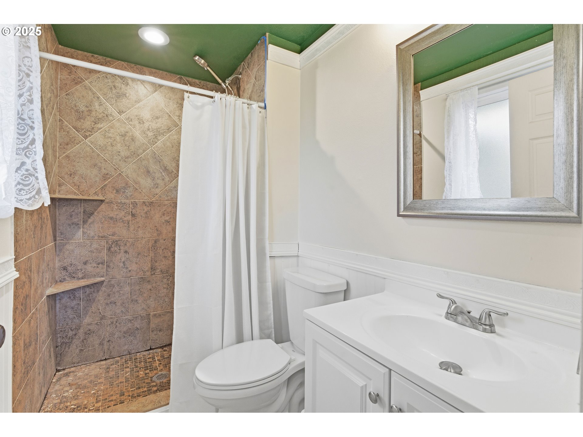 2215 E OAK DR, Newberg, OR, 97132