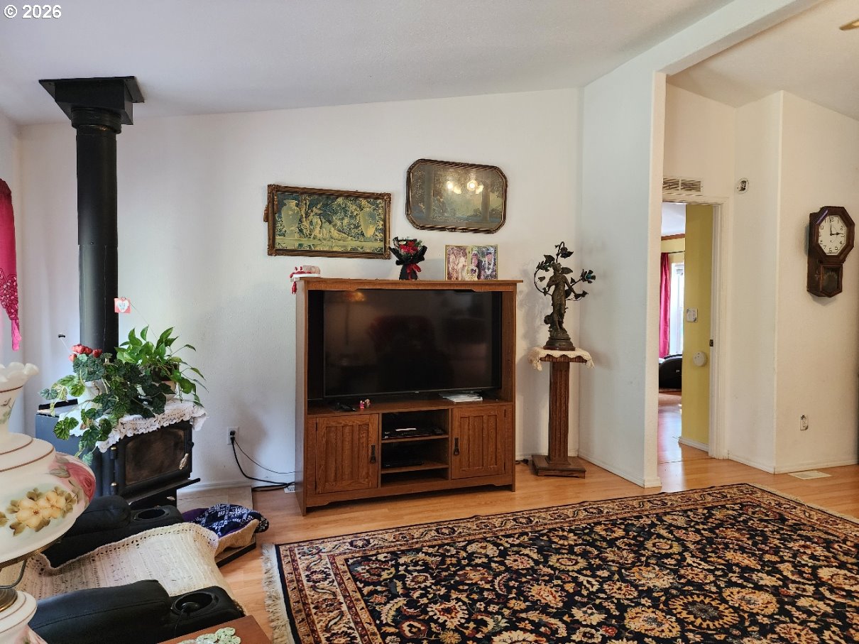 42550 S MILL POND RD, Port Orford, OR, 97465