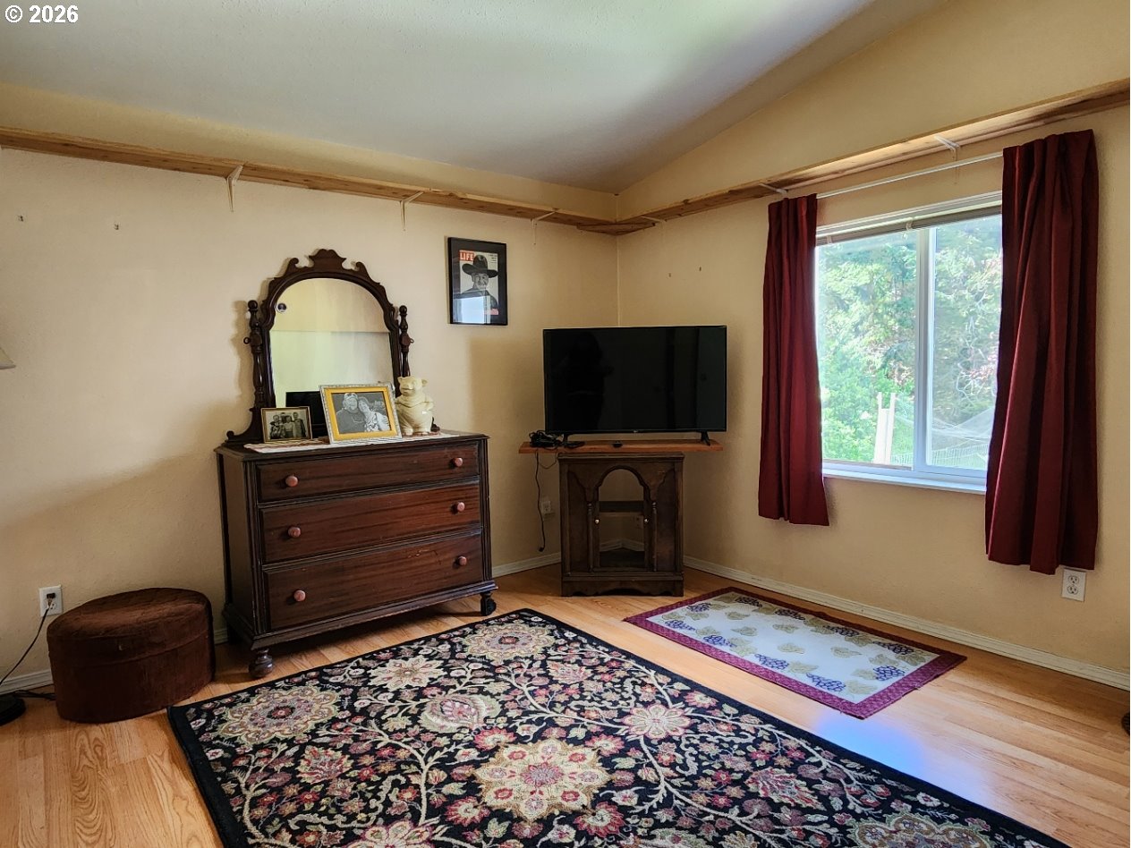 42550 S MILL POND RD, Port Orford, OR, 97465