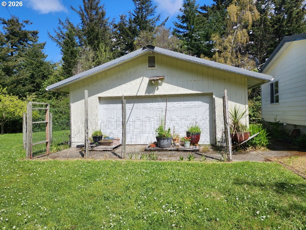 42550 S MILL POND RD, Port Orford, OR, 97465