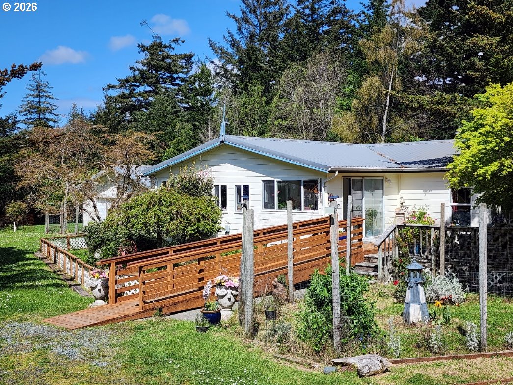 42550 S MILL POND RD, Port Orford, OR, 97465