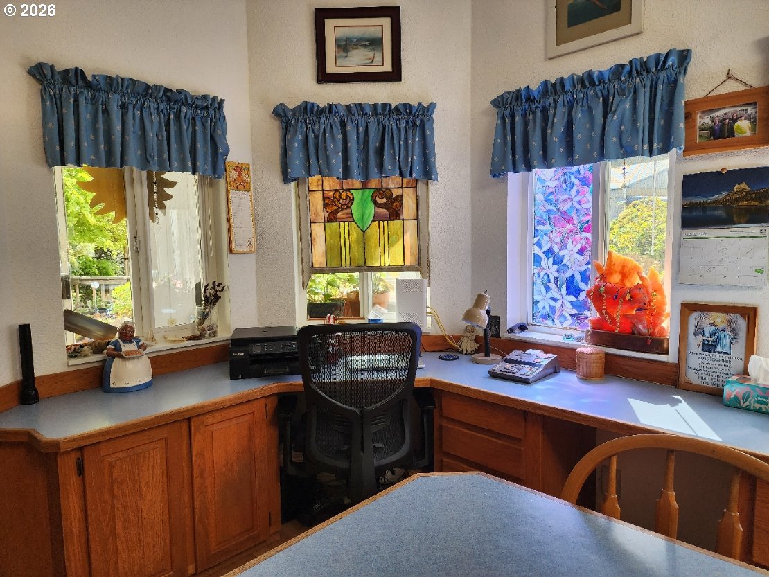 42550 S MILL POND RD, Port Orford, OR, 97465