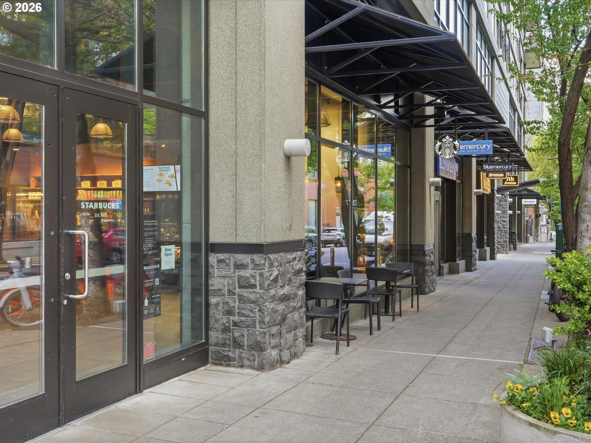 1025 NW COUCH ST, Portland, OR, 97209