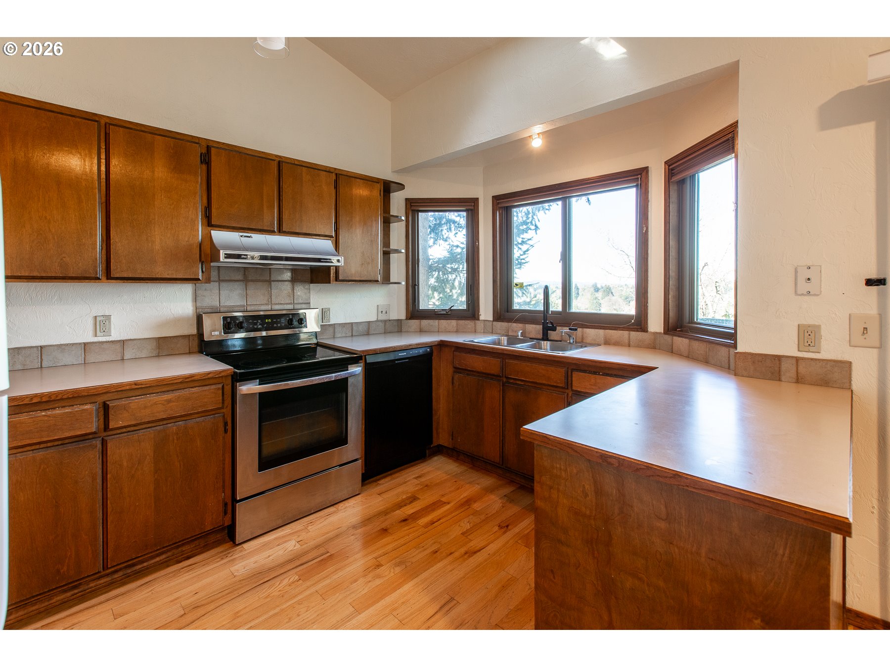 992 SUNSET DR, Springfield, OR, 97477