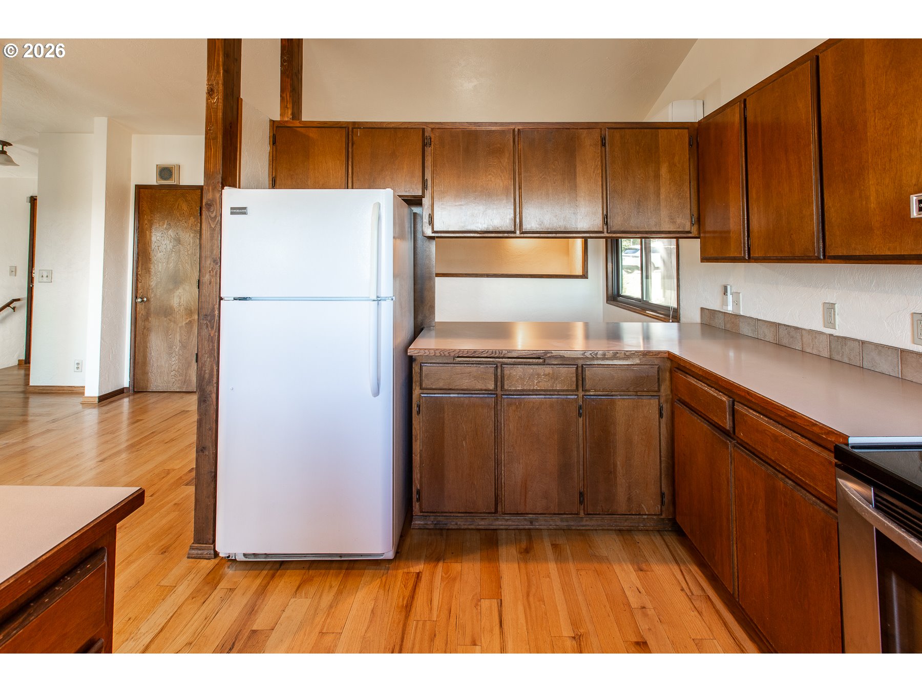 992 SUNSET DR, Springfield, OR, 97477