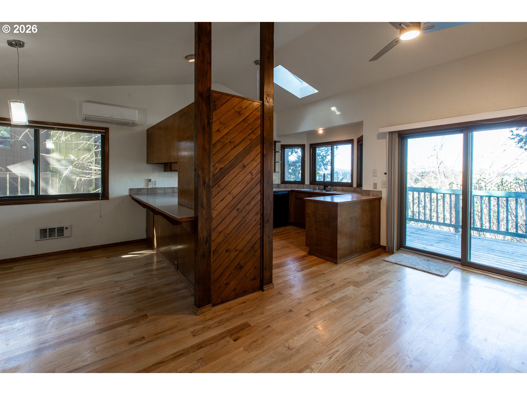 992 SUNSET DR, Springfield, OR, 97477