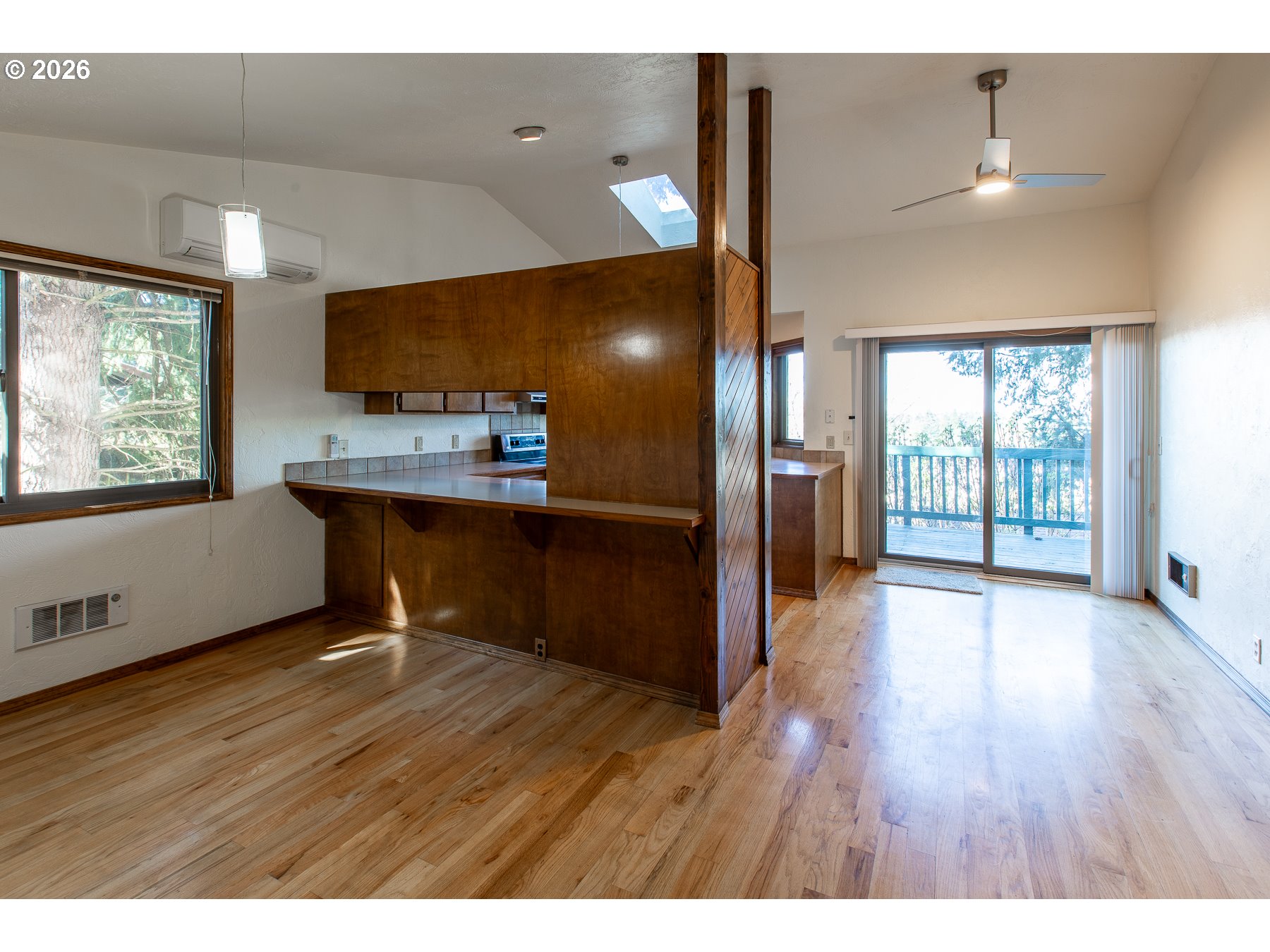 992 SUNSET DR, Springfield, OR, 97477