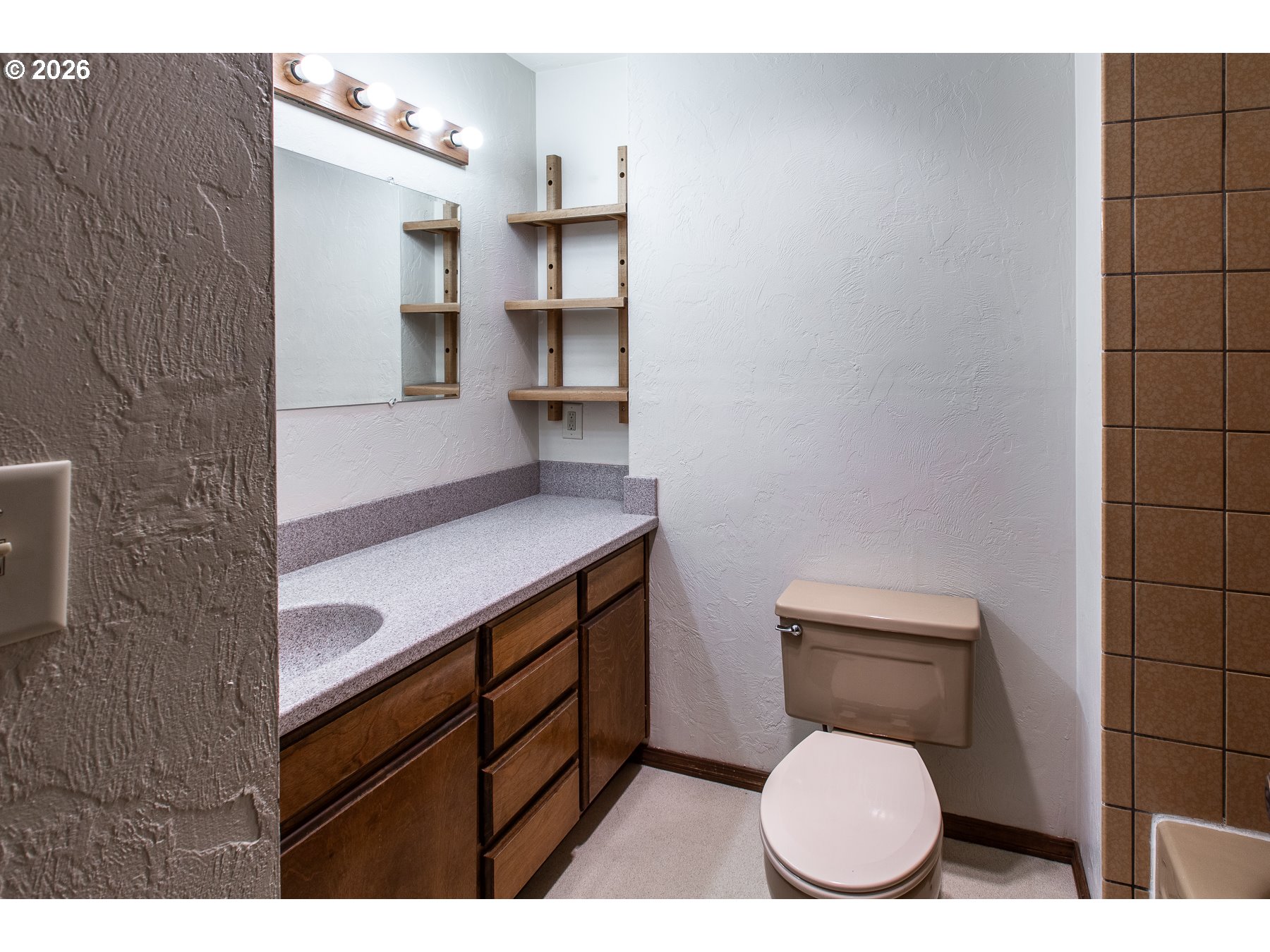 992 SUNSET DR, Springfield, OR, 97477