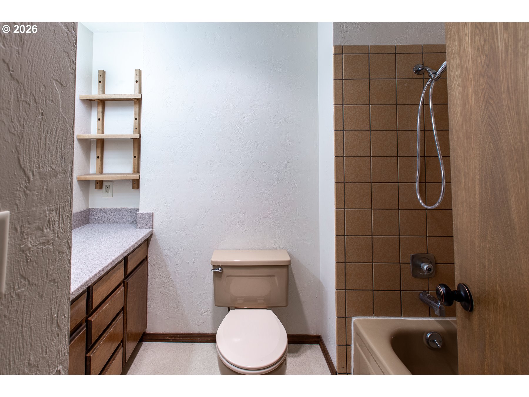 992 SUNSET DR, Springfield, OR, 97477