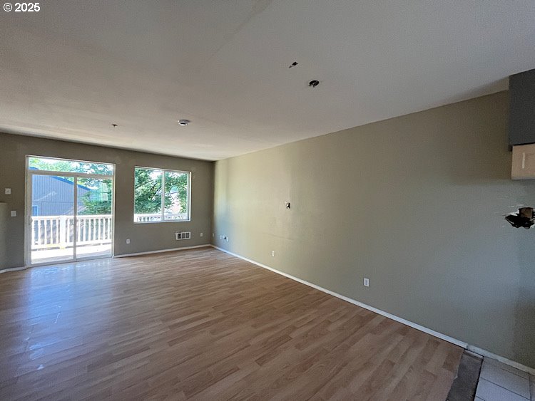 Photo #2: 502701414 Listing 