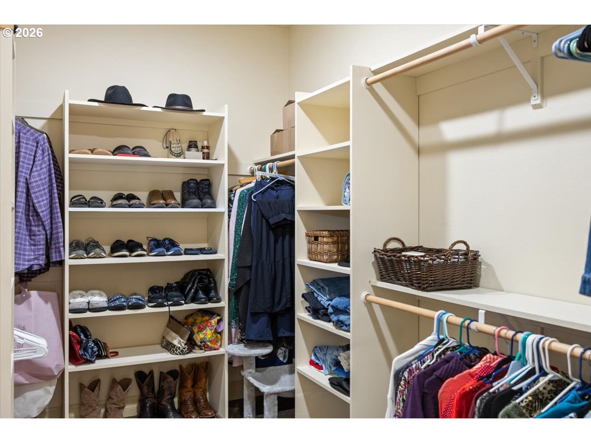 1700 NW AVERY ST, Roseburg, OR, 97471