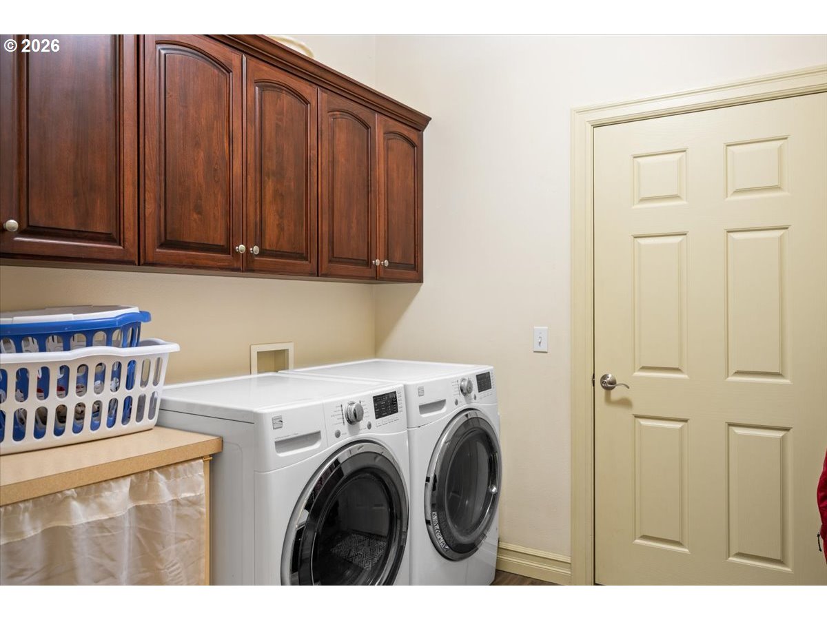 1700 NW AVERY ST, Roseburg, OR, 97471