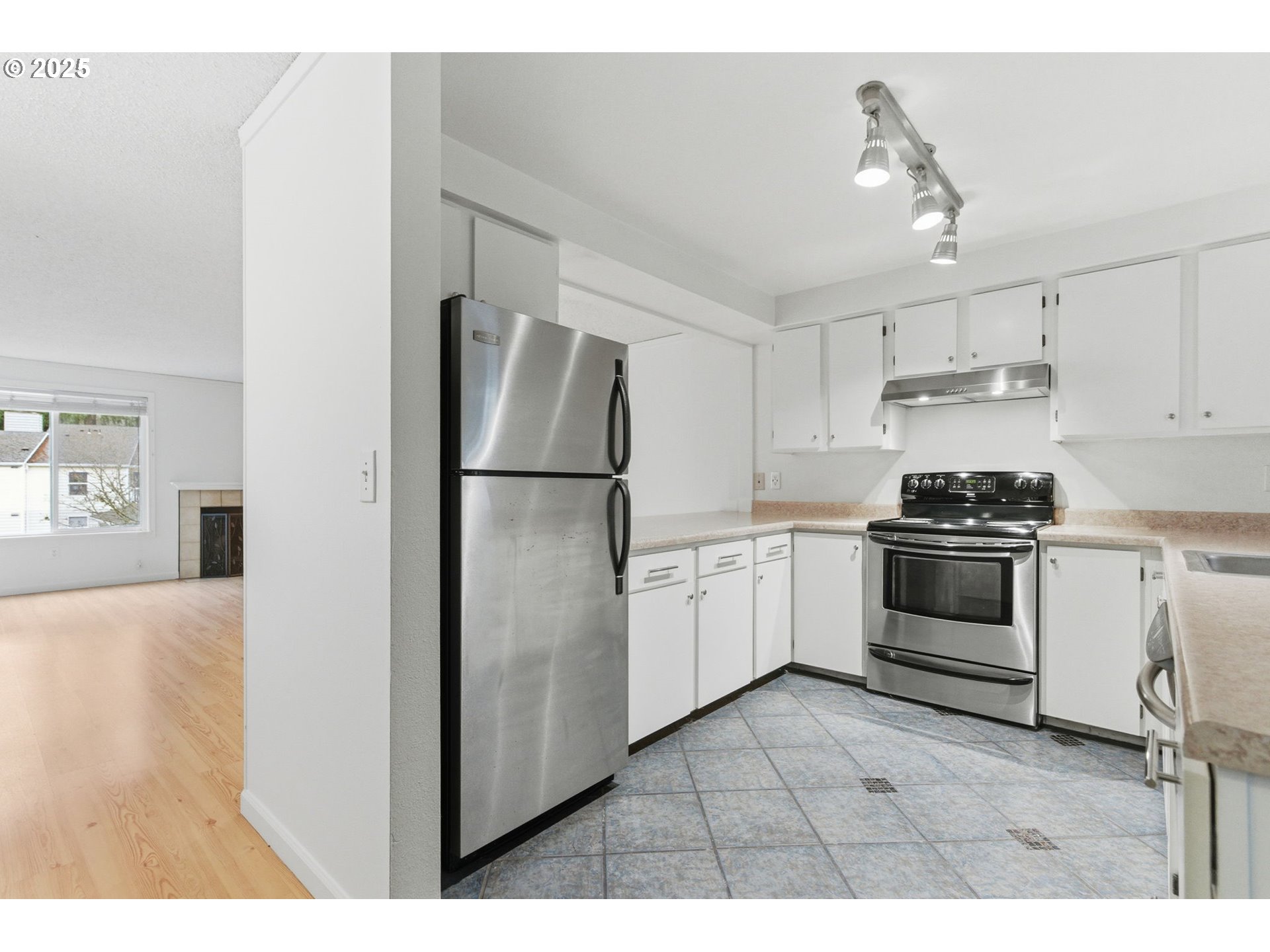 Photo #5: 507590635 Listing: Photo #5