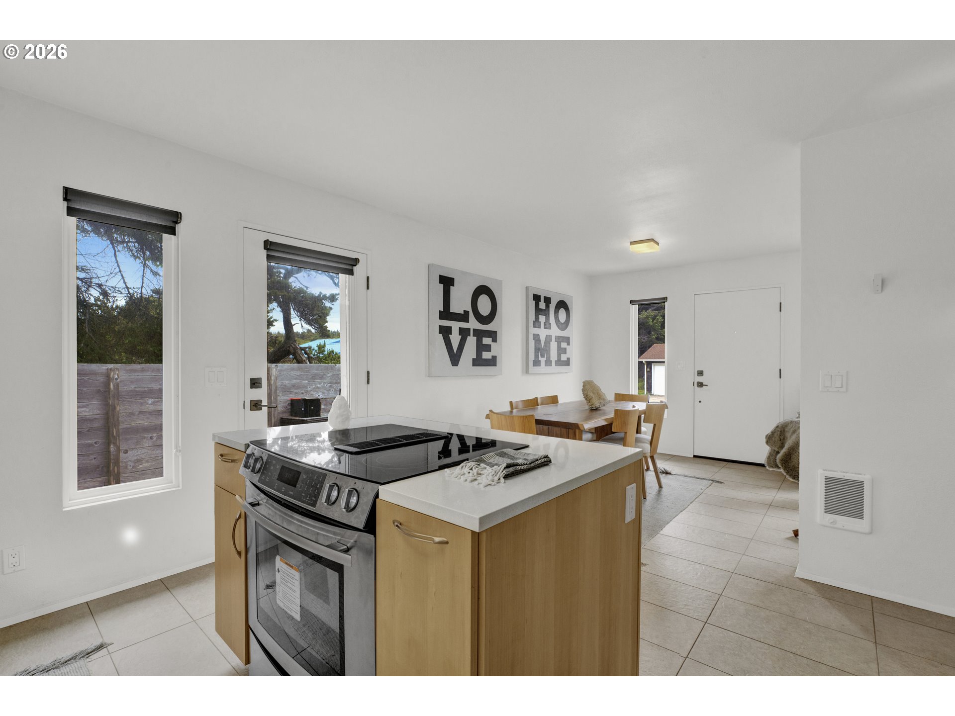 88352 1ST AVE, Florence, OR, 97439