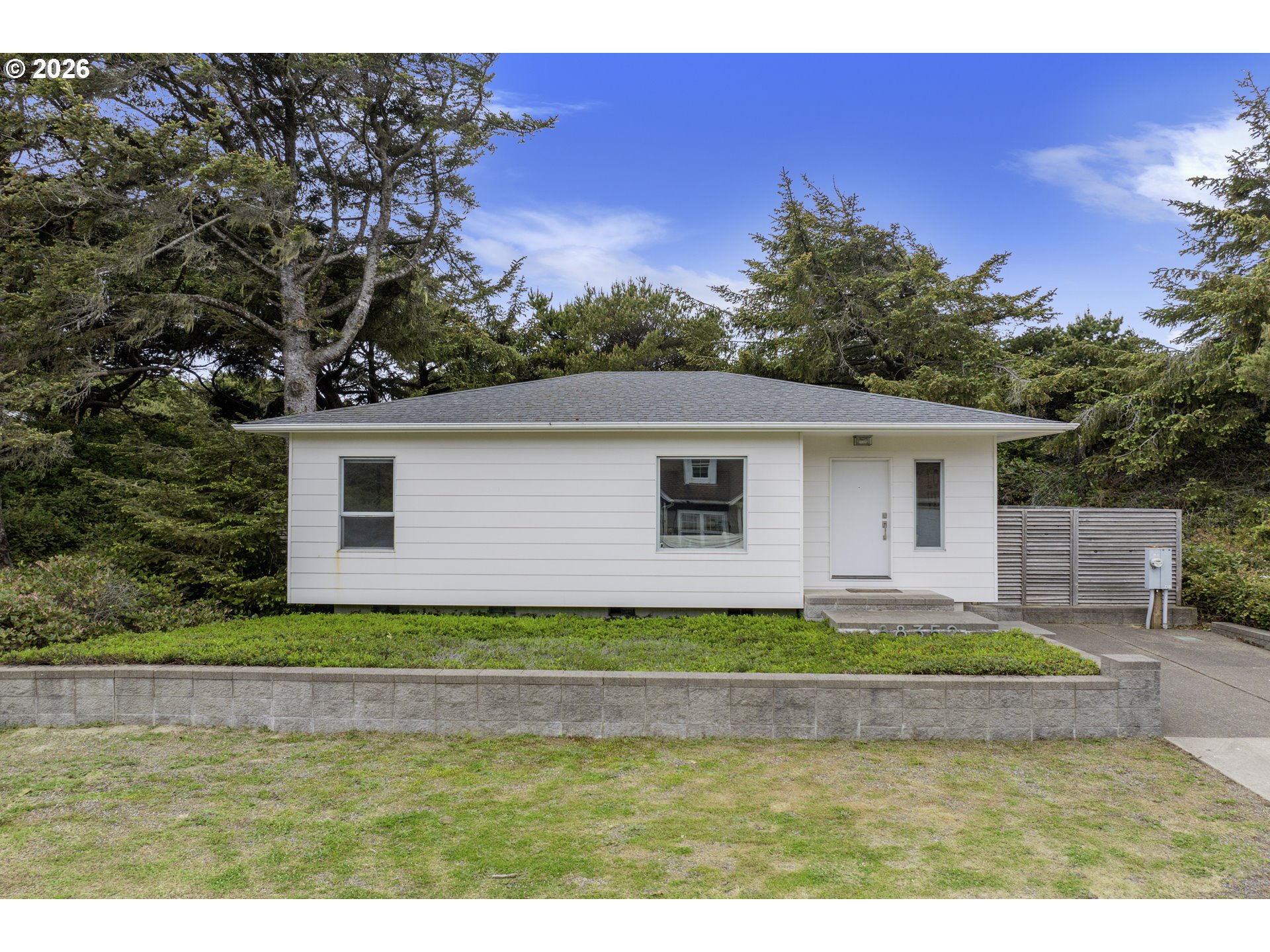 88352 1ST AVE, Florence, OR, 97439
