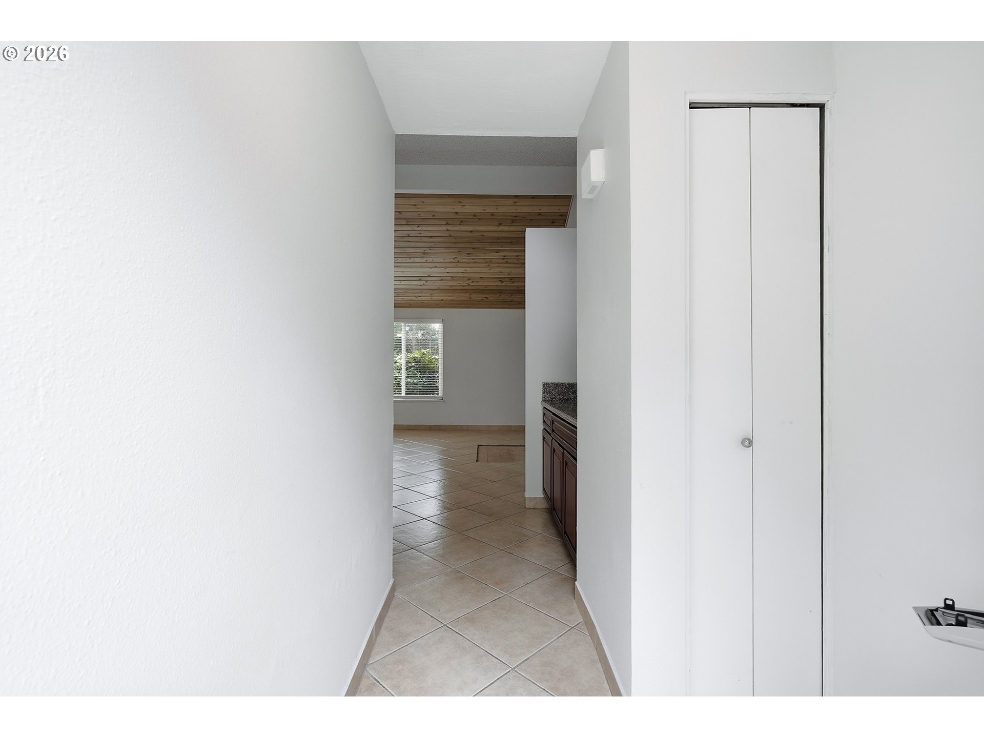 Photo #4: 513748239 Listing: Photo #4