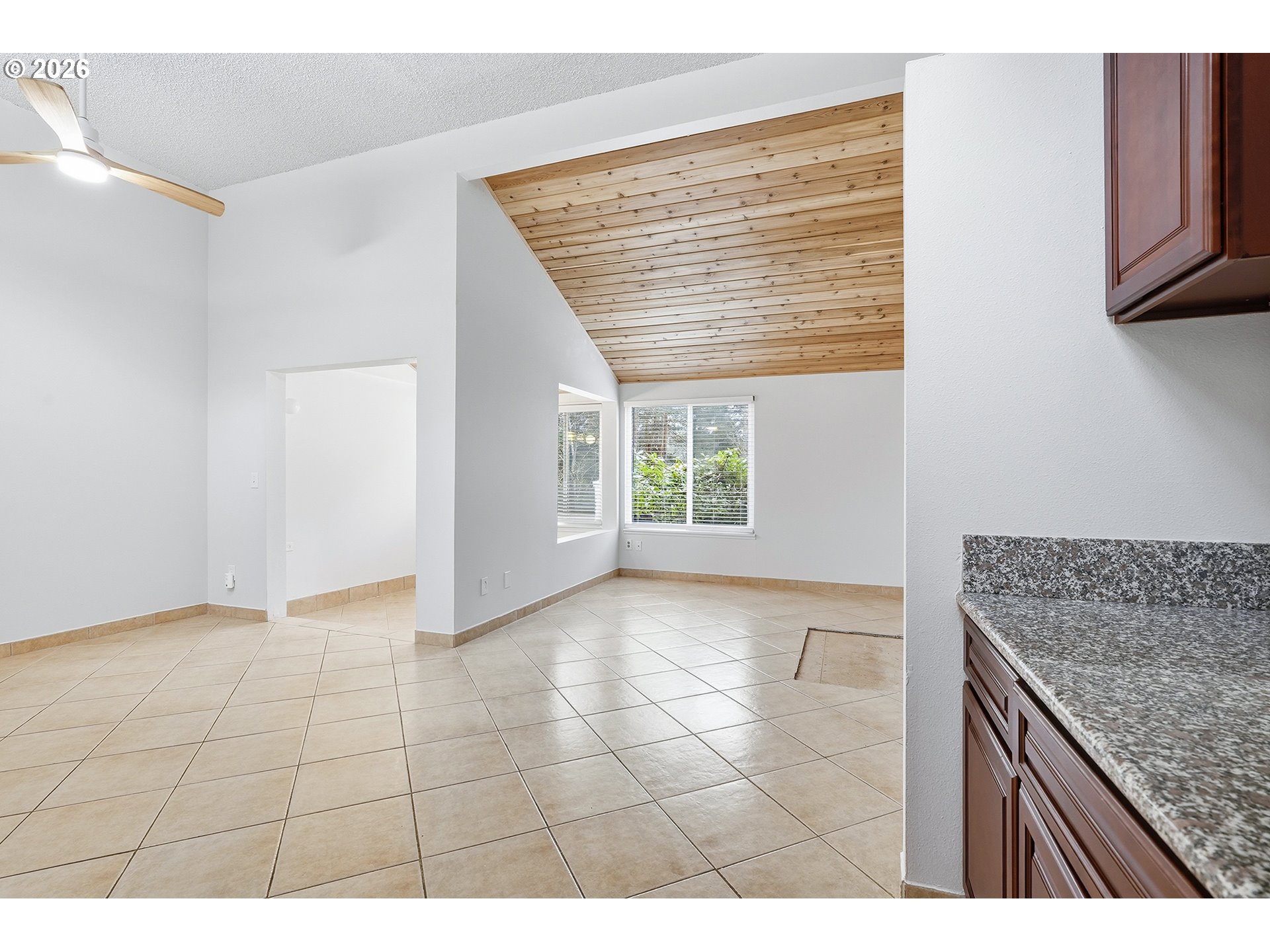 Photo #6: 513748239 Listing: Photo #6