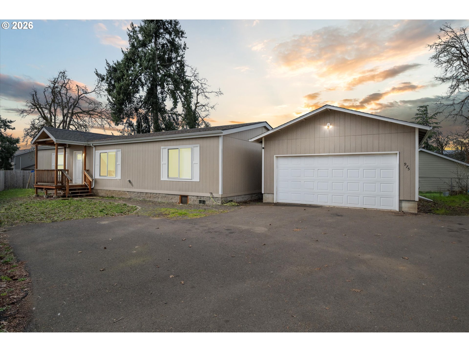 975 N 16TH ST, Cottage Grove, OR, 97424