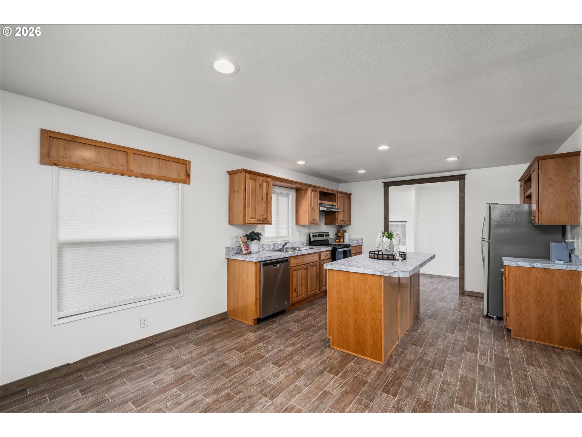 975 N 16TH ST, Cottage Grove, OR, 97424