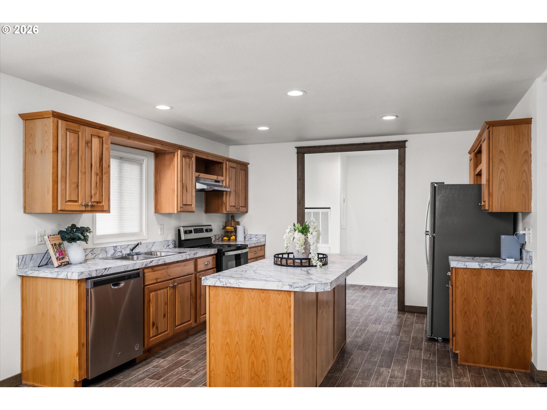 975 N 16TH ST, Cottage Grove, OR, 97424