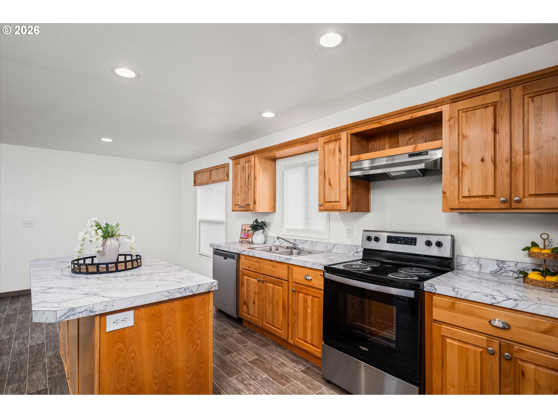 975 N 16TH ST, Cottage Grove, OR, 97424