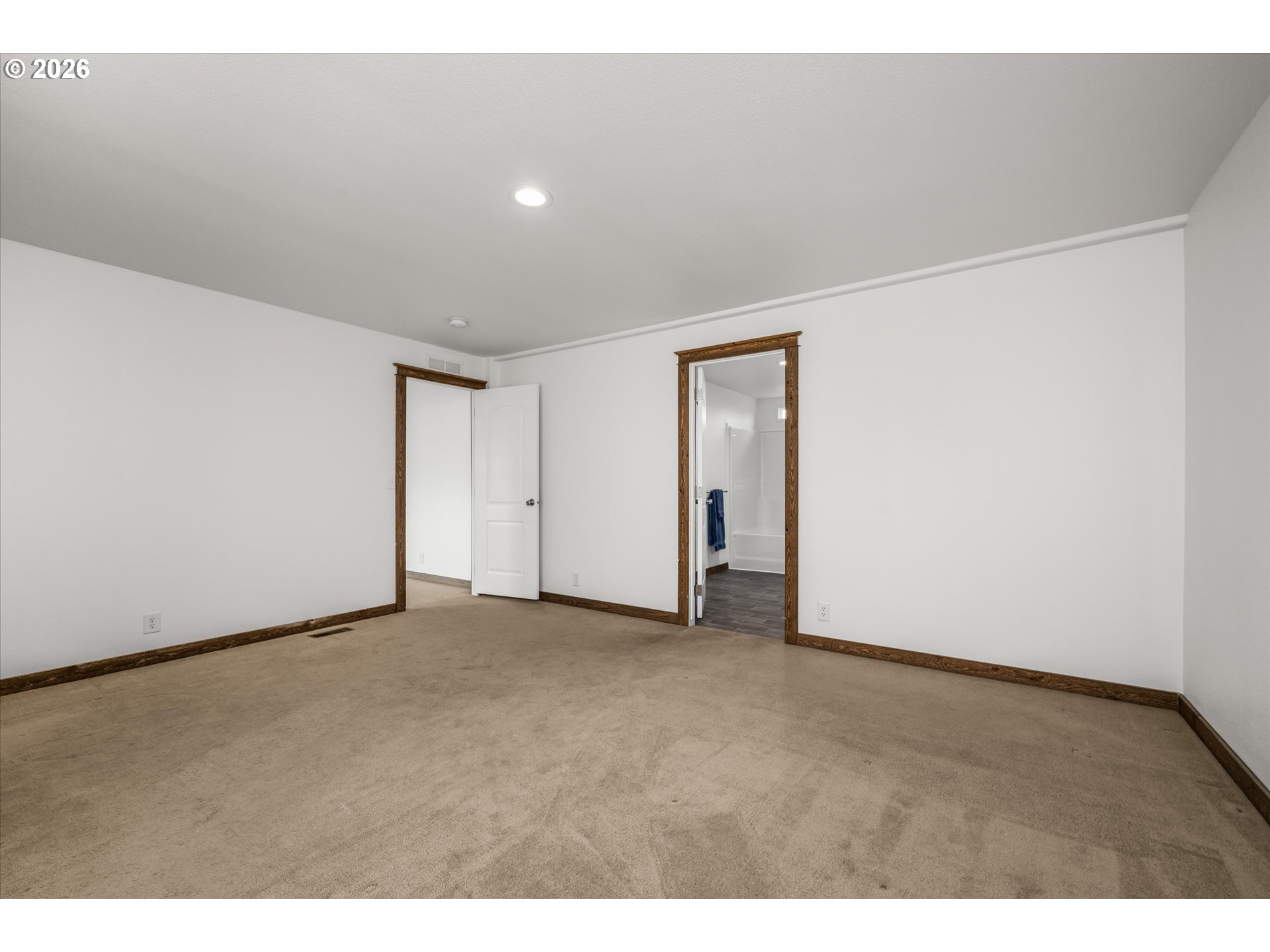 975 N 16TH ST, Cottage Grove, OR, 97424