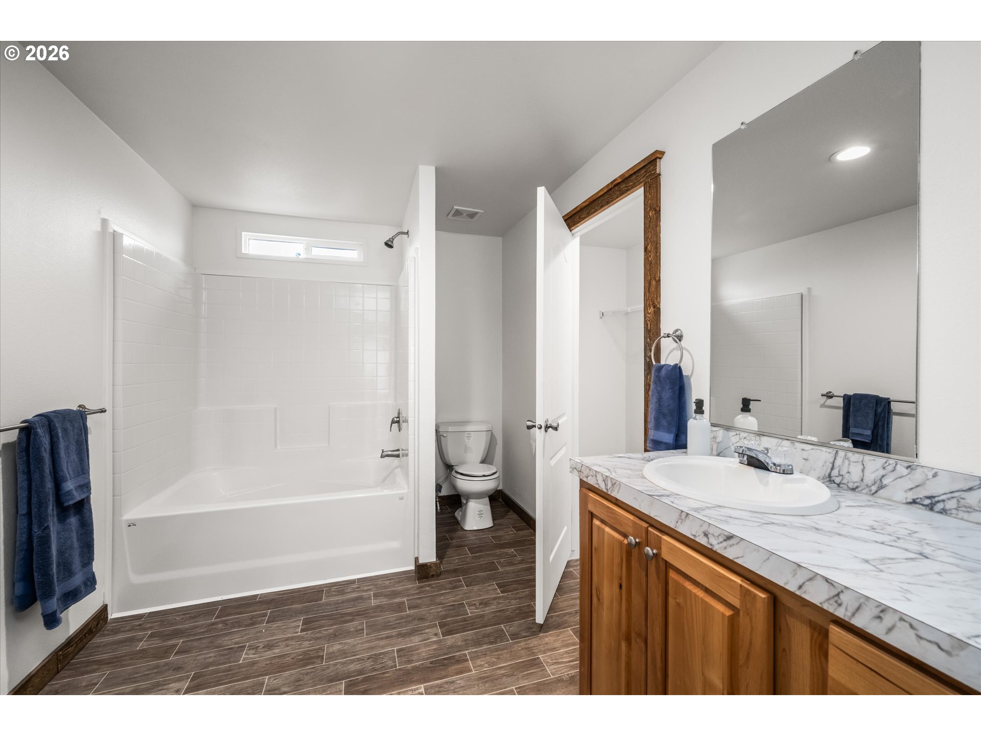 975 N 16TH ST, Cottage Grove, OR, 97424