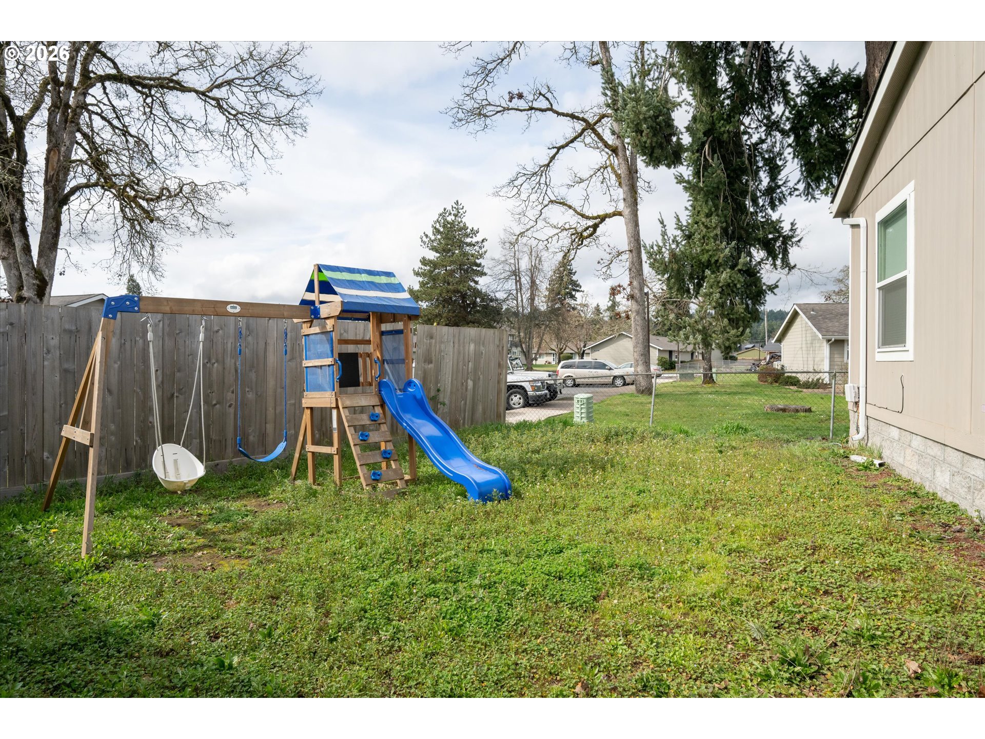 975 N 16TH ST, Cottage Grove, OR, 97424